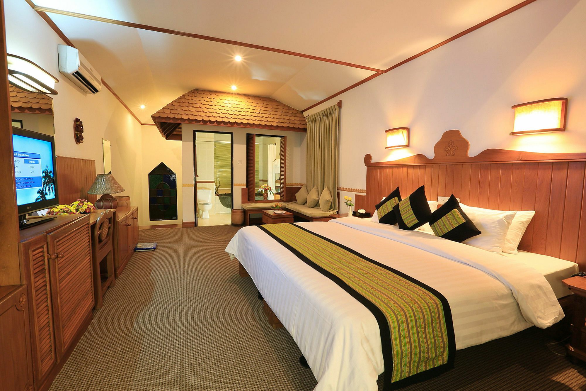 Hotel Amazing Nyaungshwe Exteriör bild