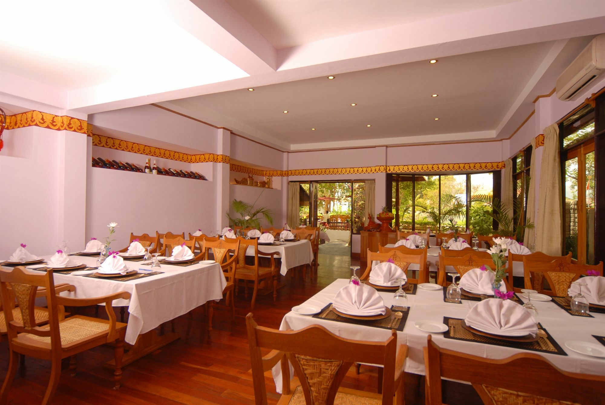 Hotel Amazing Nyaungshwe Exteriör bild